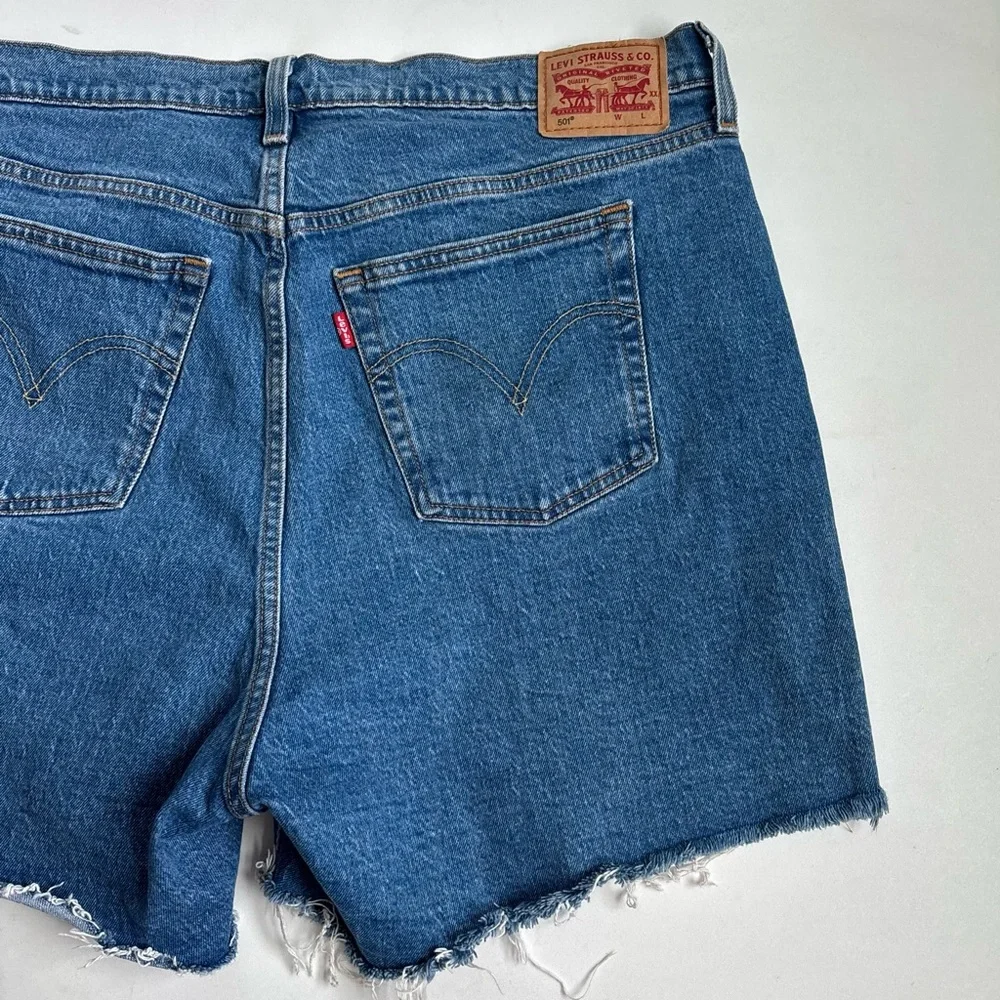 Levi's 501 High Rise Buttonfly Frayed Hem Blue Denim Jean Shorts Size 16W
